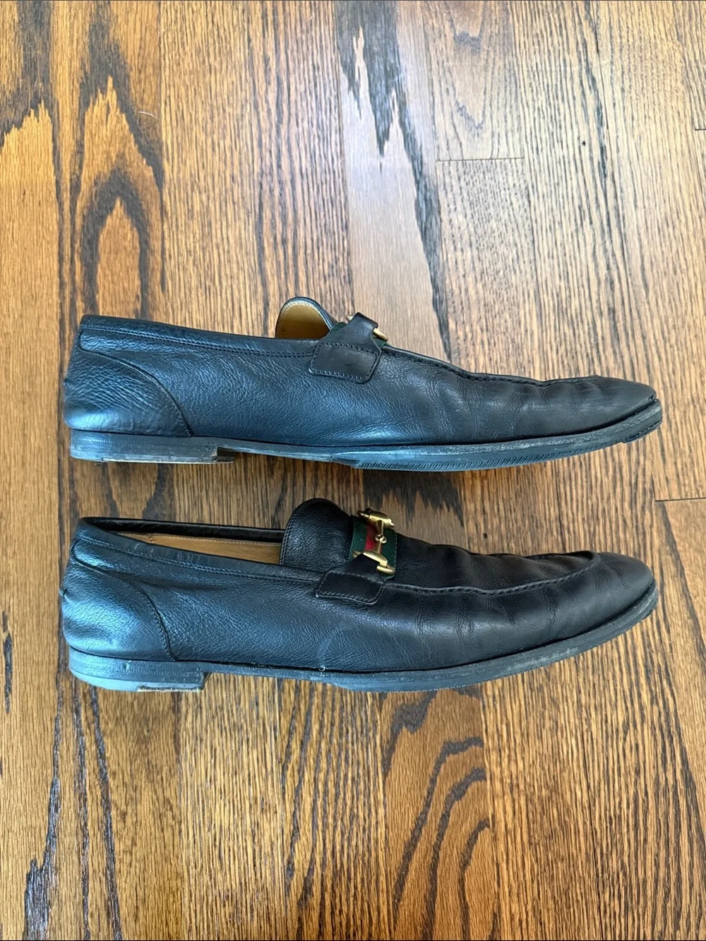 Z Gucci Men 9.5 Black Leather Loafers with Red and Green and Gold Horsebit